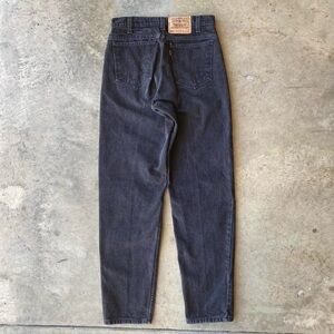 Vintage Levi’s jeans 90s Levi’s 550 orange tab black denim
Tag 31x32
Fits 29x32